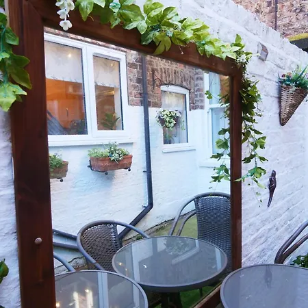 59 Moss - Close To The Centre York